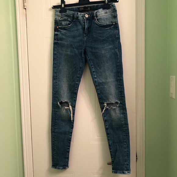 ZARA Jeans. - Picture 2 of 4
